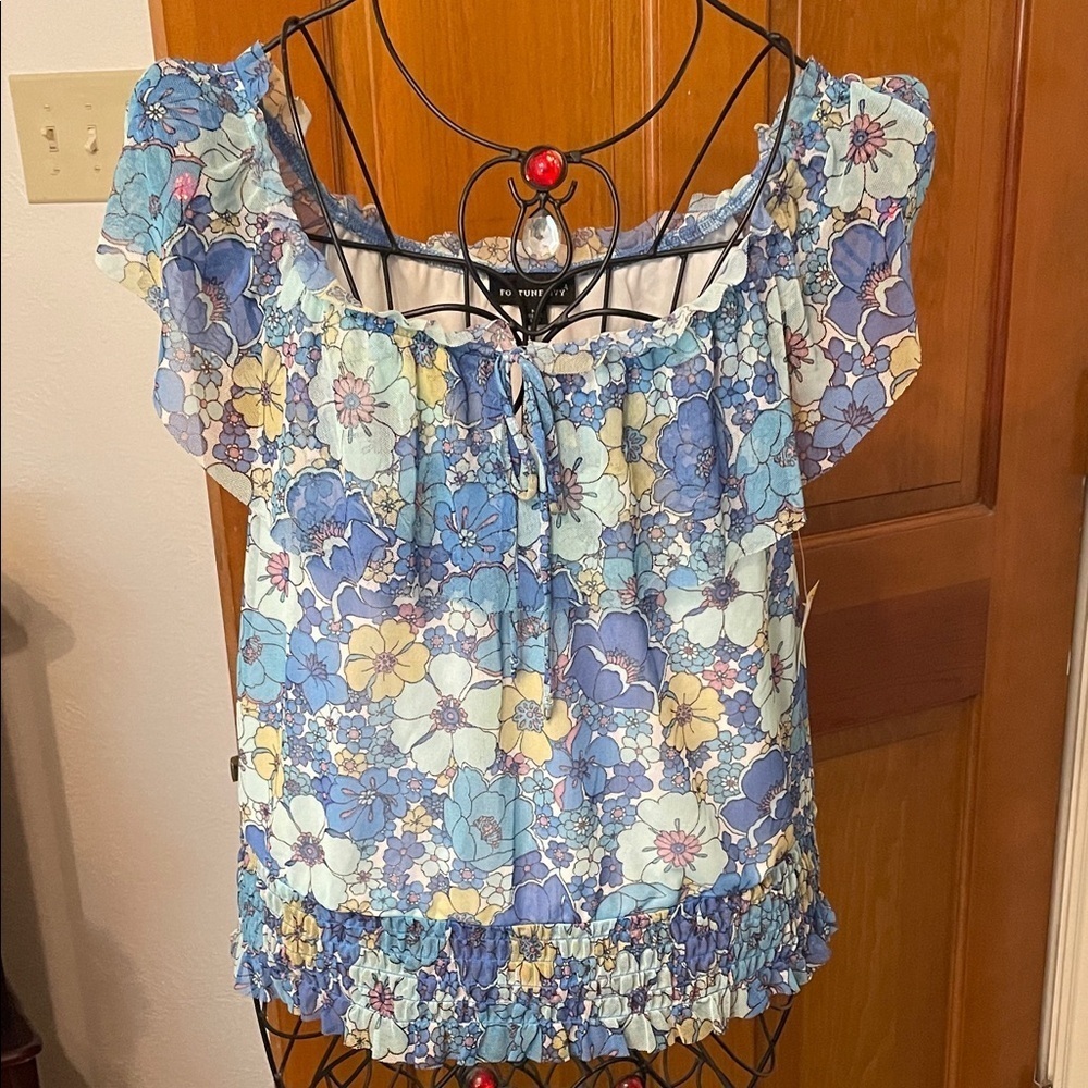 🌸🌸🌸3 for 12$🌸🌸🌸Fortune + Ivy Blue Floral Ruffle Blouse-Medium